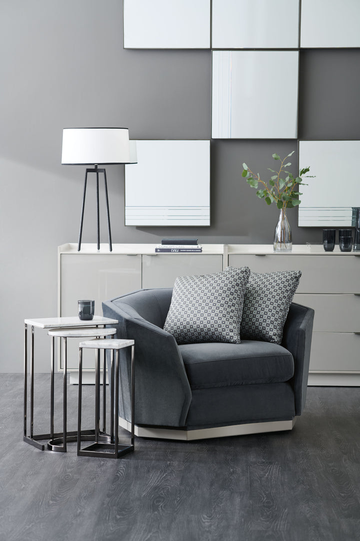 Expositions Nesting Tables