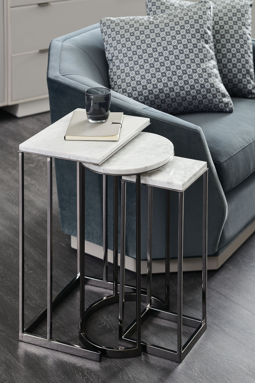 Expositions Nesting Tables